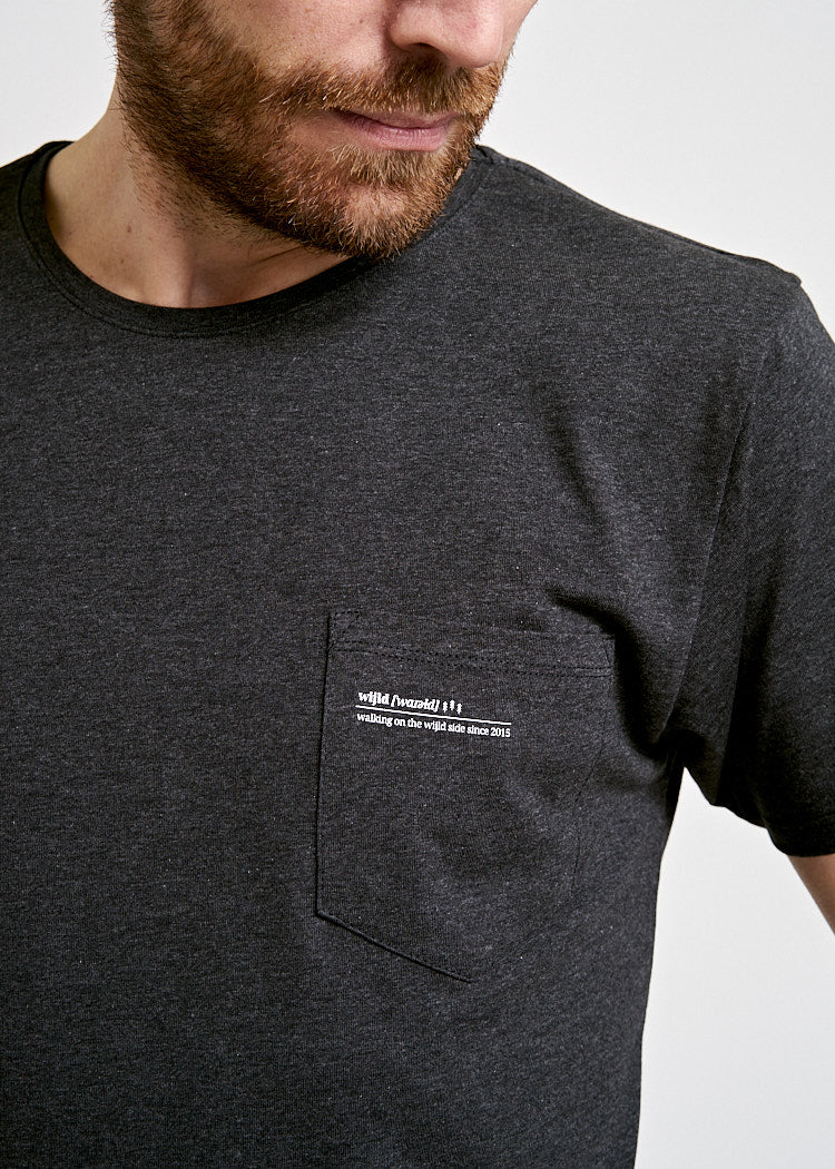 Wijld WoodShirt Alex Herren T-Shirt Anthrazit Brusttasche