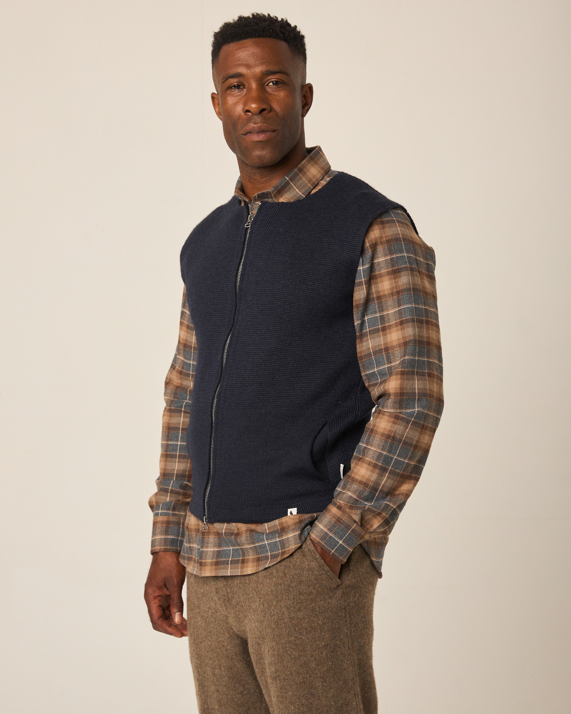 Peregrine Marina Gilet Strickweste Navy Merino
