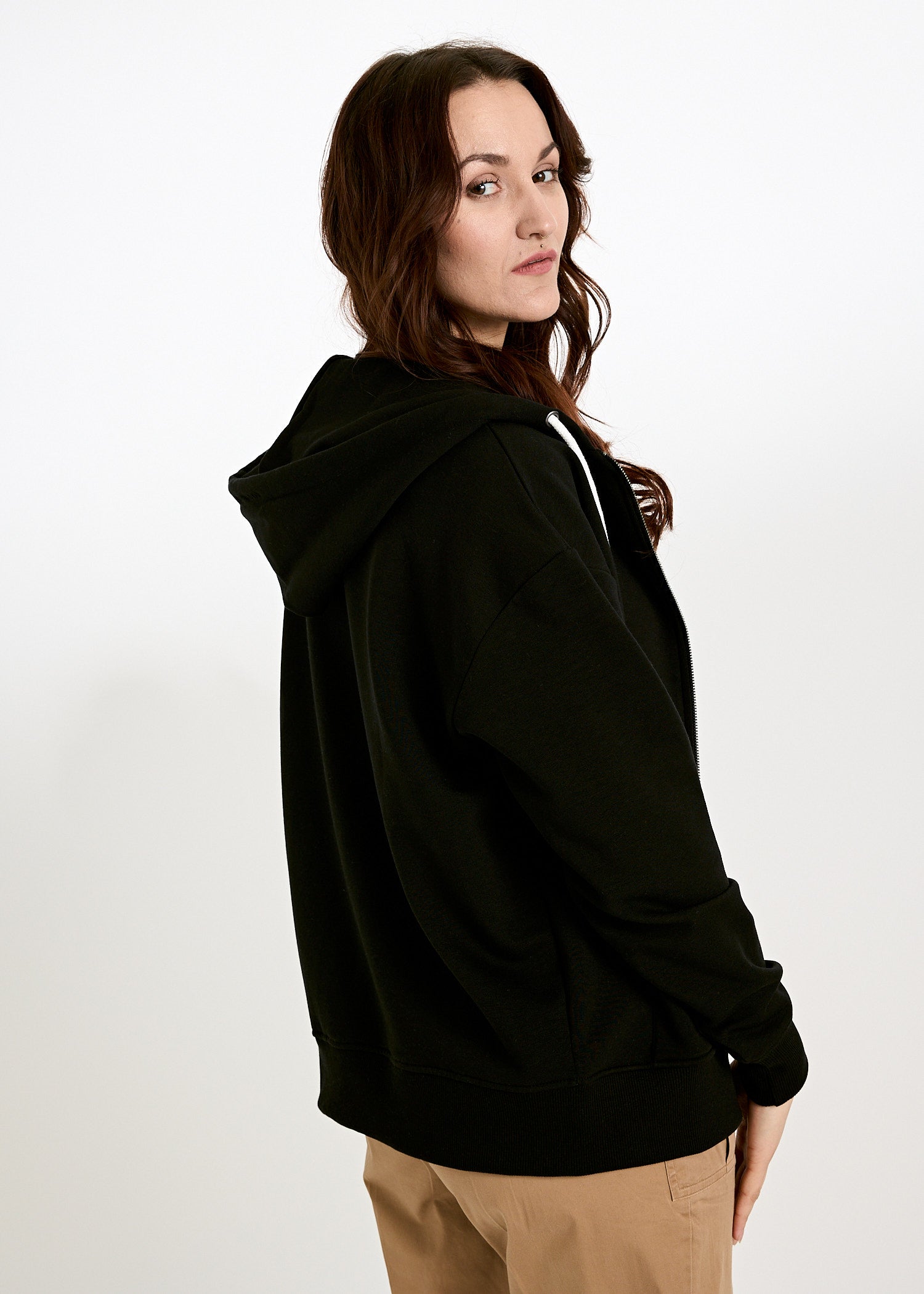 Wijld Selina Sweatjacke Damen Black Kapuze Lyocell Bio-Baumwolle