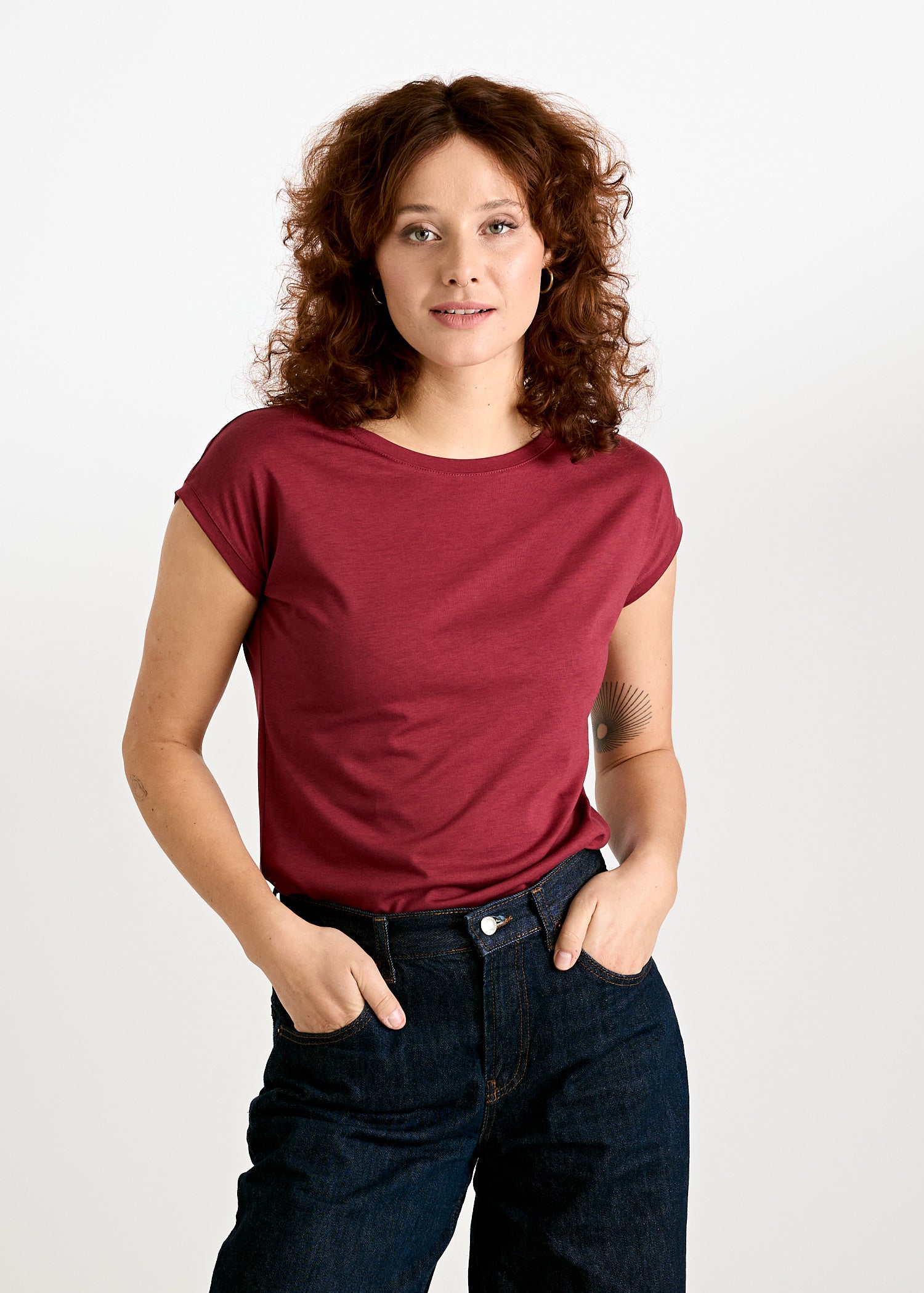 Wijld Elena Tibetan Red Damen T-Shirt Holzfaser