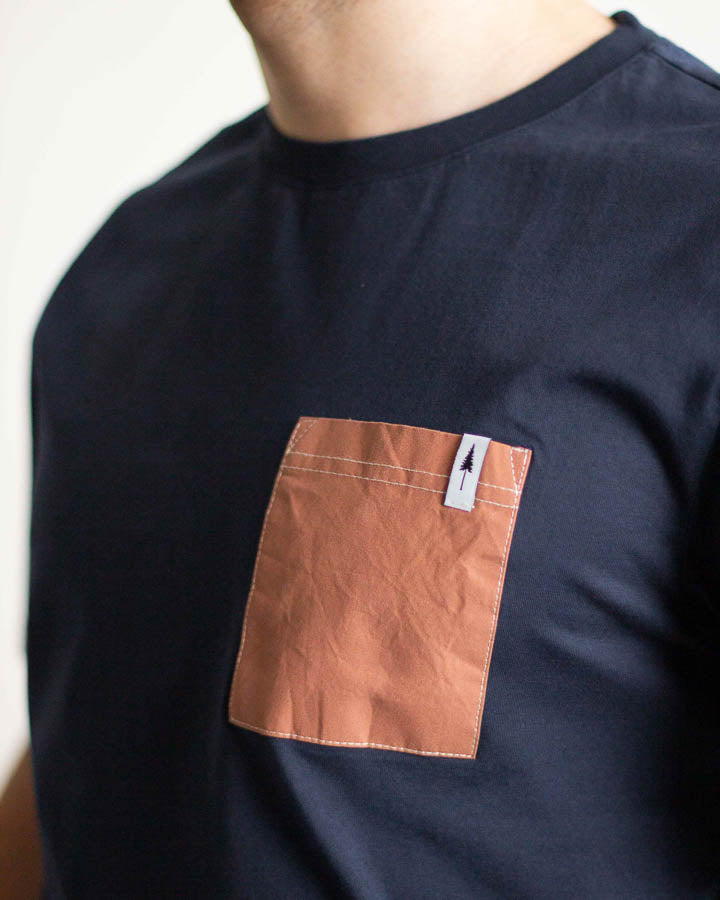 NIKIN TreeShirt Pocket Spatz T-Shirt Dark Navy Bio-Baumwolle