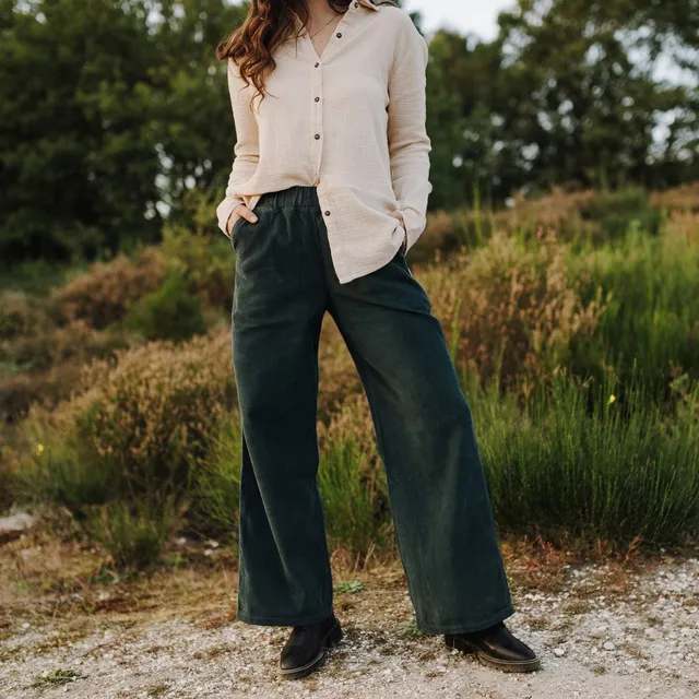 NORDLICHT Lina Cordhose Grün Bio-Baumwolle gerade