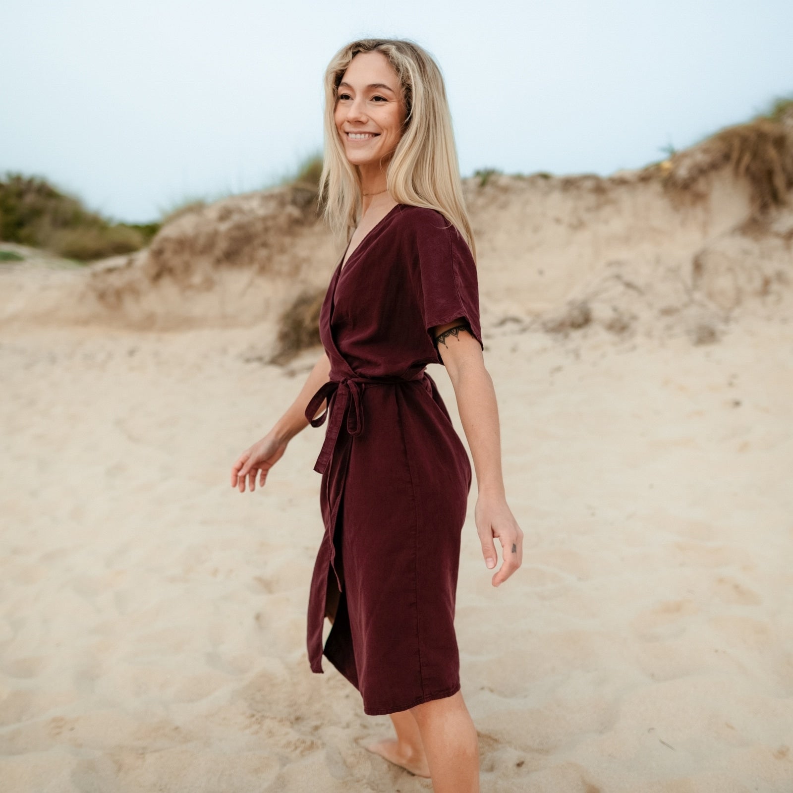 NORDLICHT Tilda Wickelkleid Bordeaux Tencel Midi