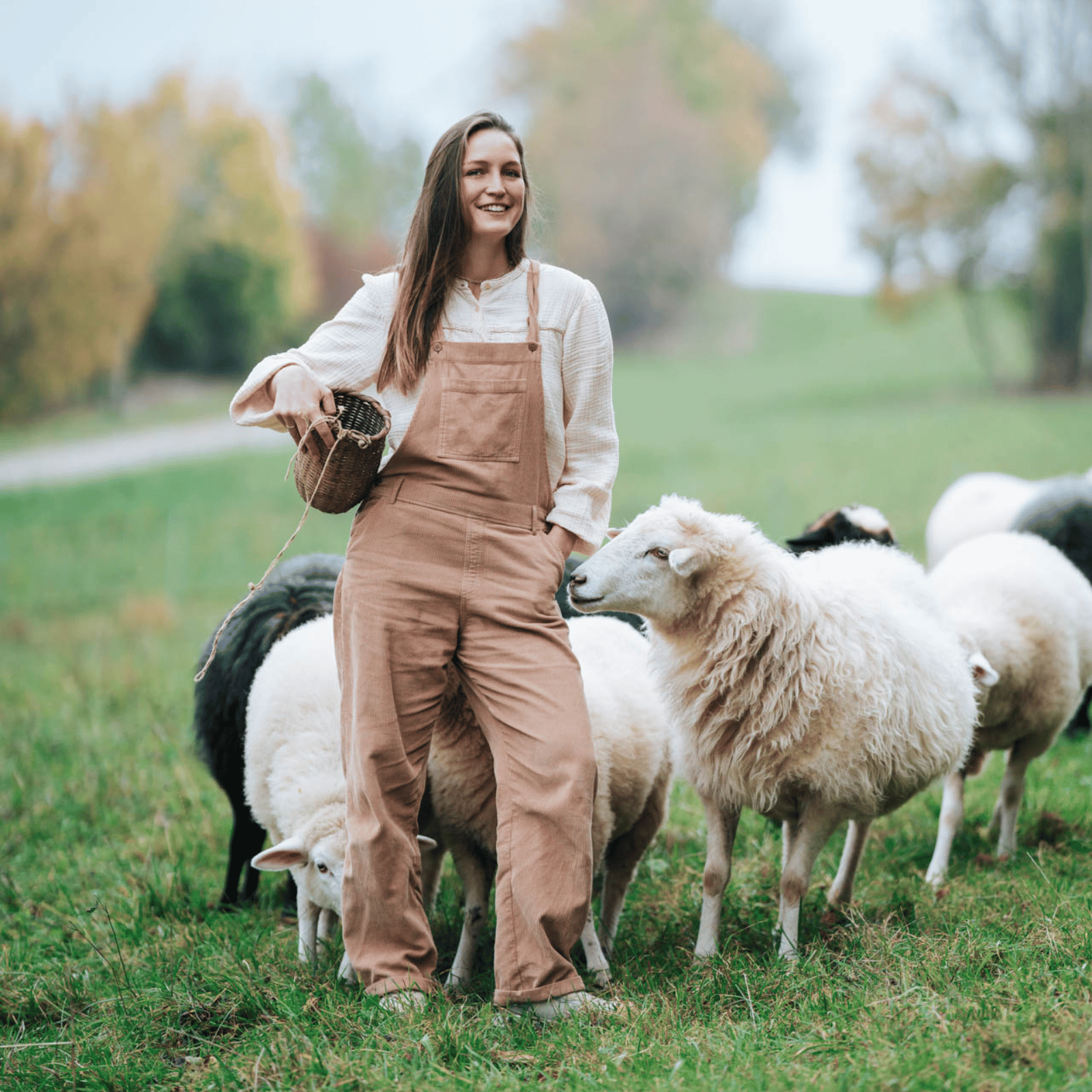 Nordlicht Liv Cord Latzhose Damen Hellbraun Bio-Baumwolle