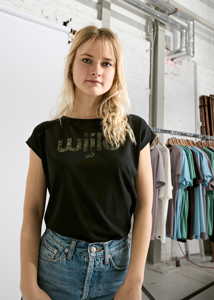 Wijld WoodShirt Elena Wijld Font Damen T-Shirt Lyocell