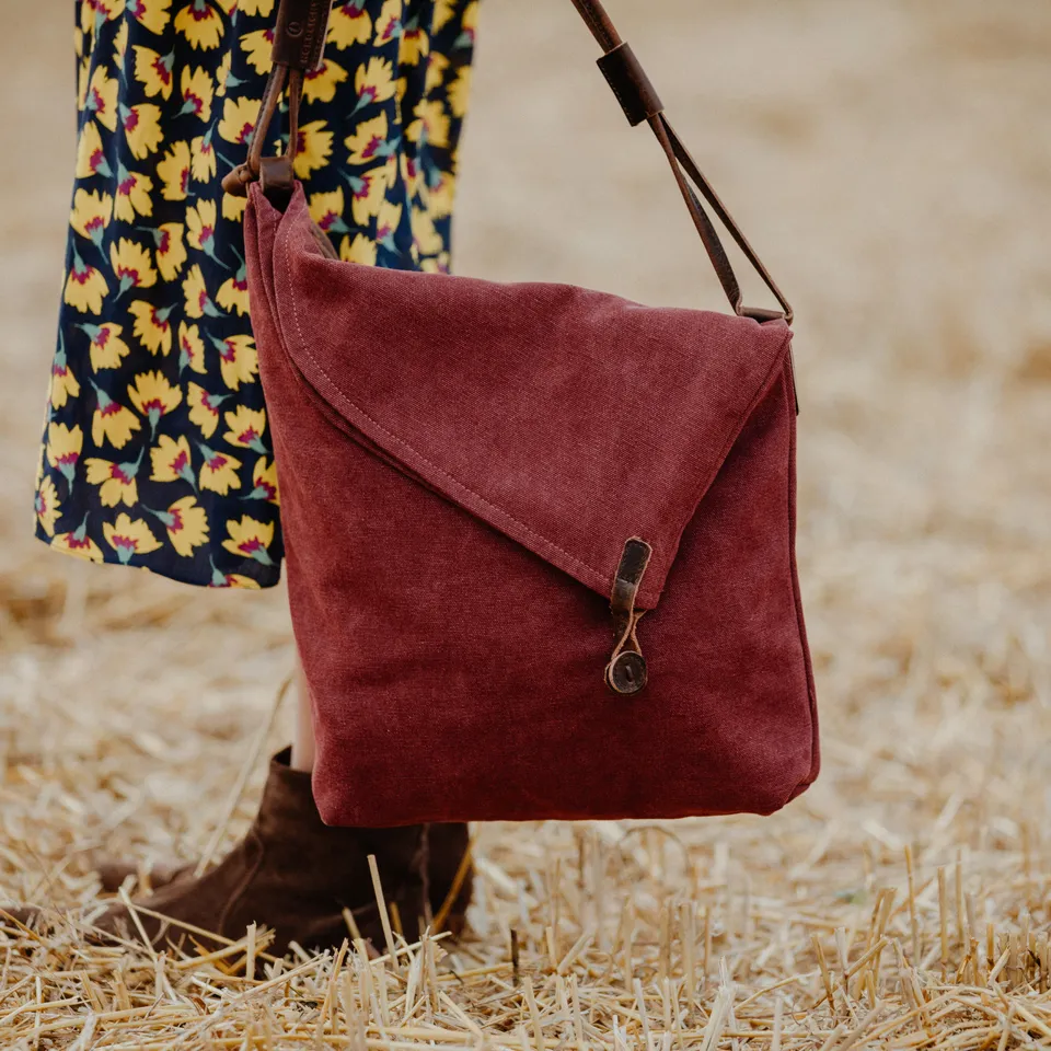 NORDLICHT Smilla Umhängetasche Bordeaux Leder Canvas