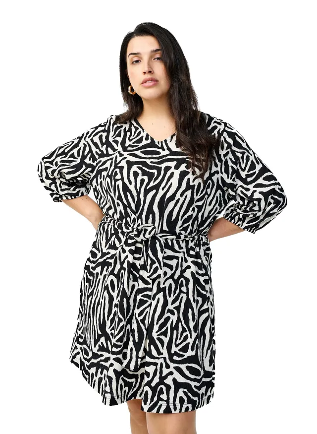 Zizzi Kleid Zebra 3/4-Ärmel V-Ausschnitt Kurzes Kleid