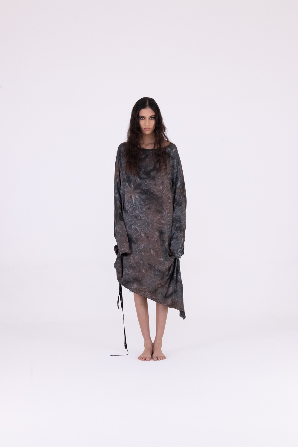 Sanctamuerte Abiti Abito Midi Over Kleid Viskose-Satin Batik