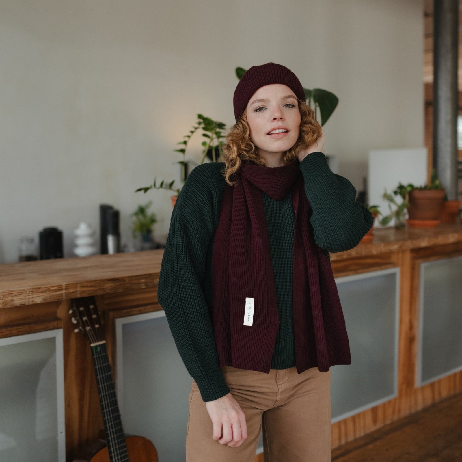 NORDLICHT Mira Wollschal Bordeaux Rot recycelte Wolle