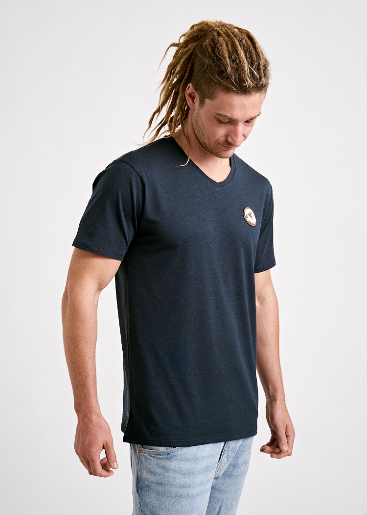 Wijld Woodshirt Summit Herren T-Shirt V-Ausschnitt Schwarz