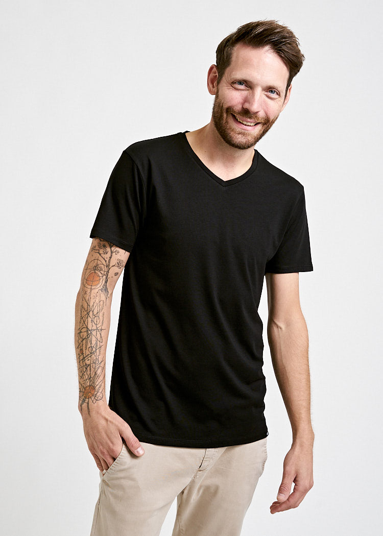 Wijld Alex Woodshirt V-Ausschnitt Shirt Black