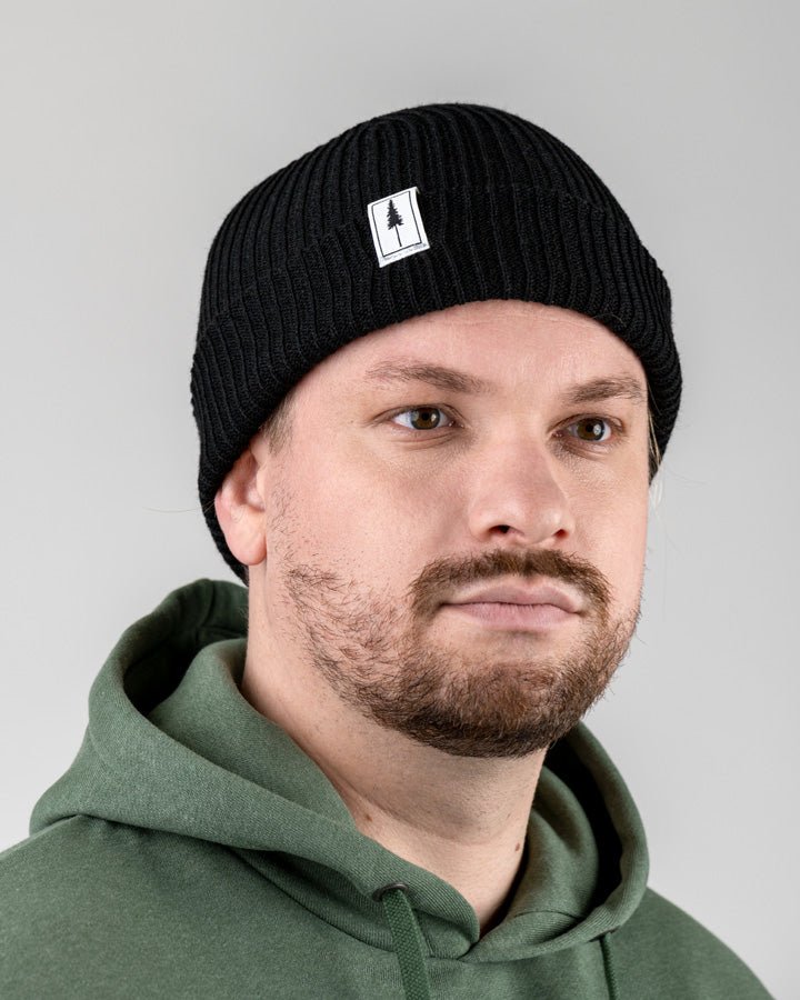 NIKIN Treeanie Ribbed Mütze Schwarz Rippenstrick