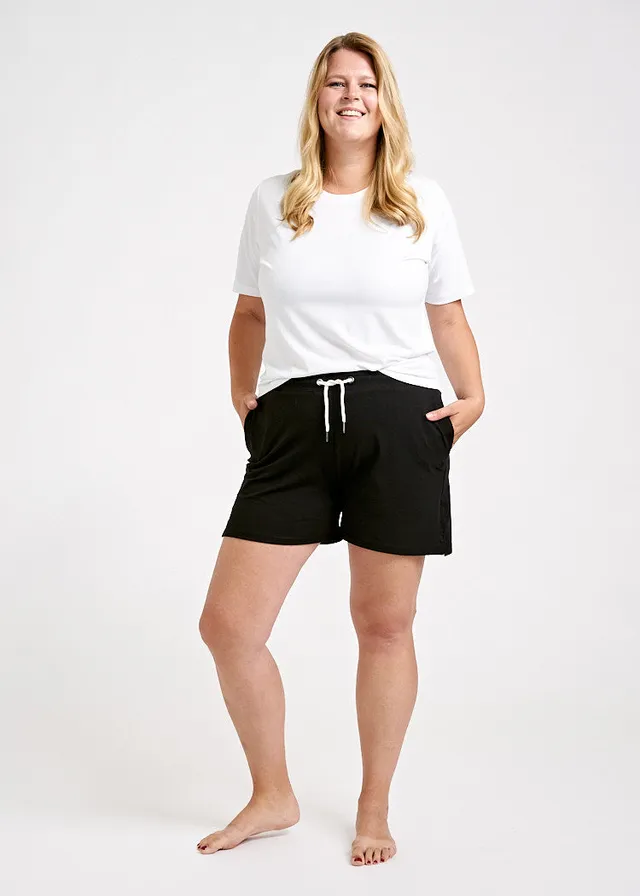 Wijld Jersey Shorts Black Shorts Schwarz Lyocell